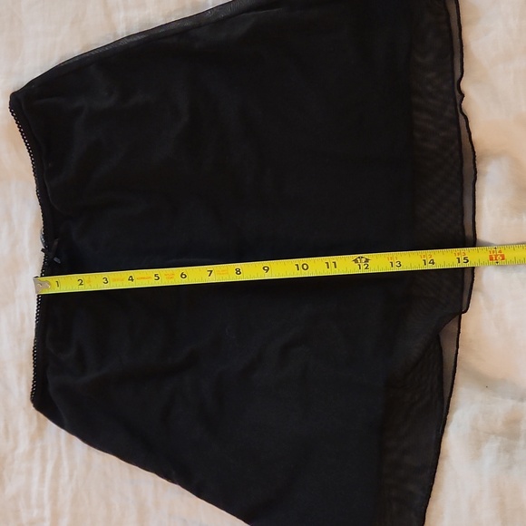 Bundle- 4 Sweet Outfit Pieces - Picture 13 of 16